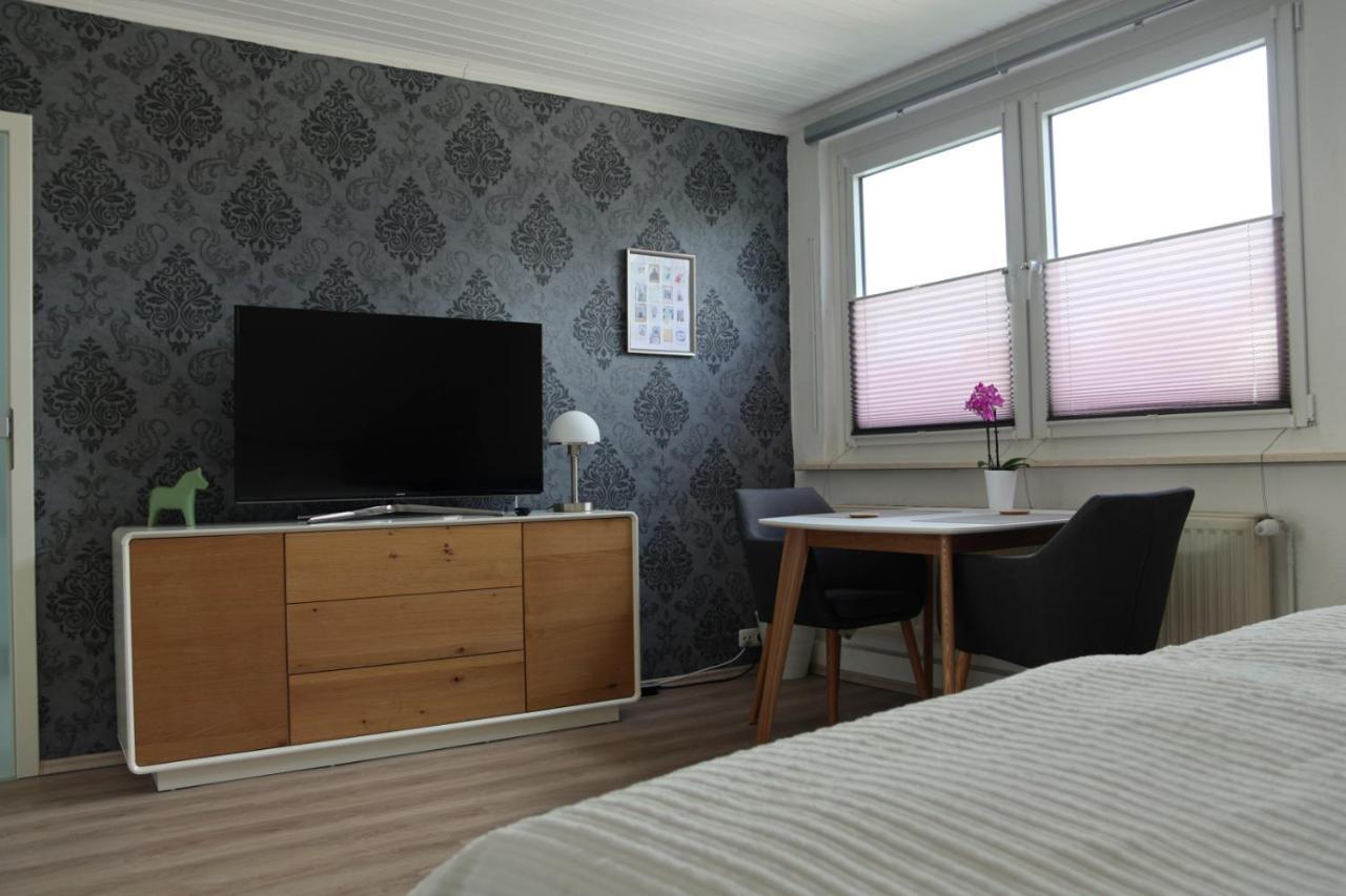 Privatzimmer Mit Eigenem Bad Und Kueche Burgwedel  Exterior photo